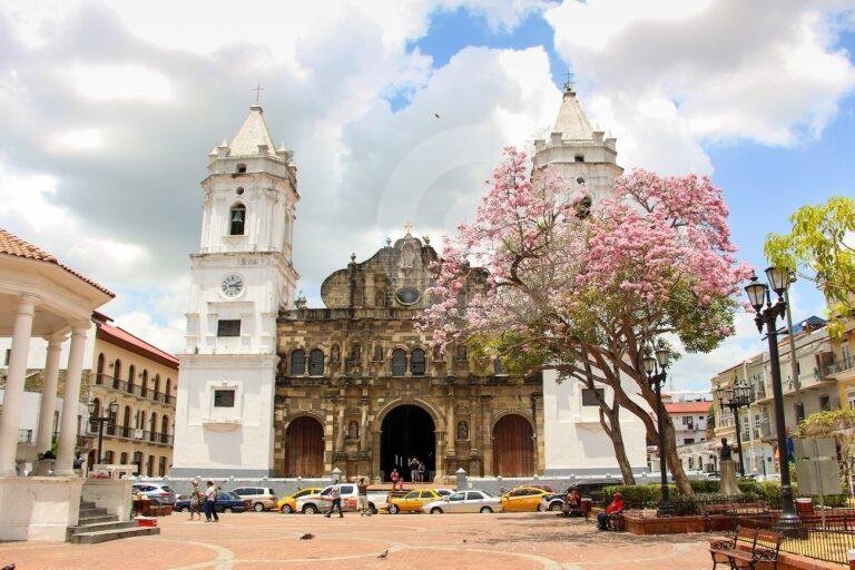 Preparativos en el Casco Antiguo de Ciudad de Panamá para la Semana Santa: Se esperan más de un millón de visitantes